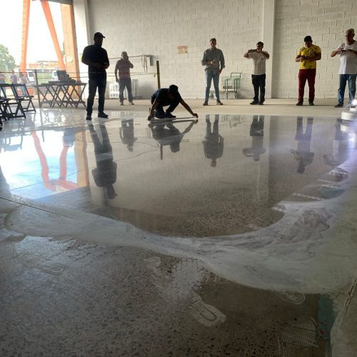 Piso Lapidado Resistente Químicos Campinas Piso De Concreto Lapidado Brilhante Resistente A Produtos Químicos Industriais
