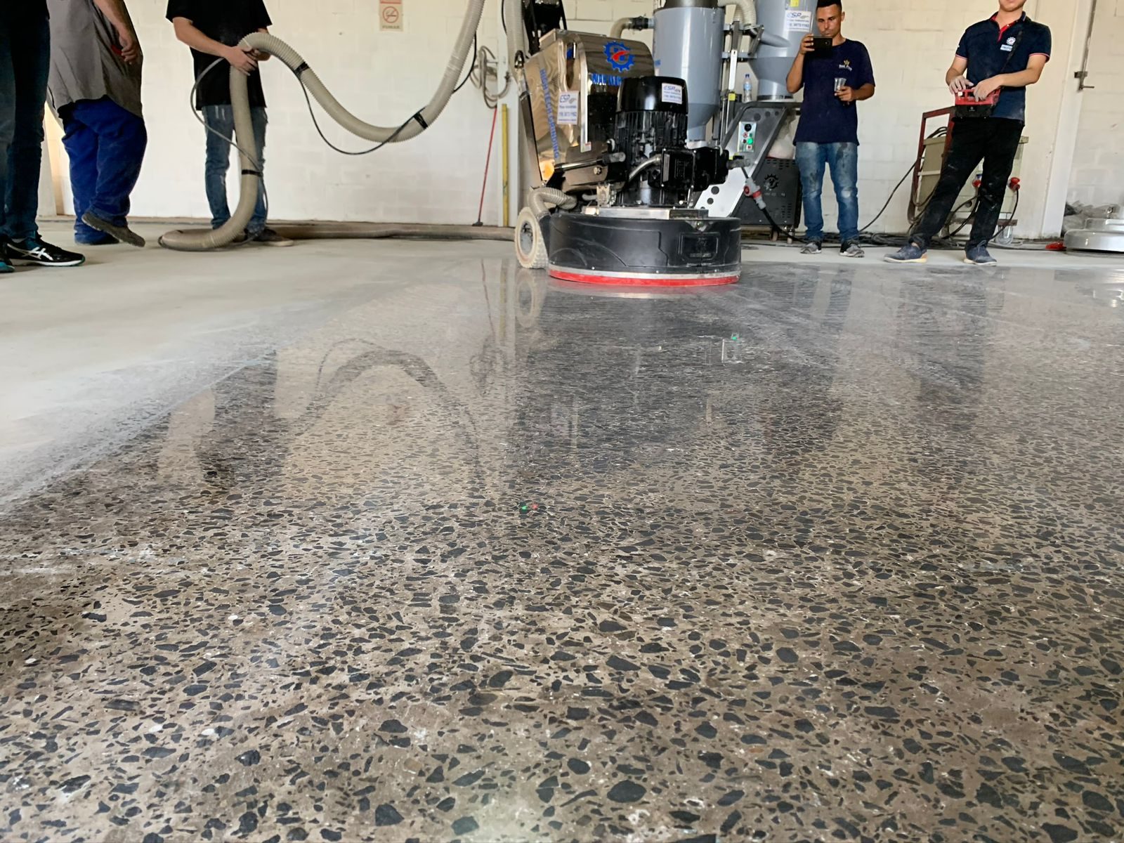 Resistência Desgaste Piso Lapidado Normas Abnt Paulínia Acabamento Final De Piso Lapidado Com Resistência Ao Desgaste Certificada