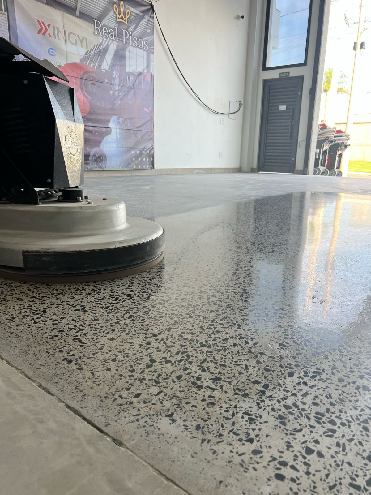 Resultado Lapidação Limpa Sem Poeira Campinas Piso De Concreto Polido Em Galpão Industrial Sem Poeira Após Lapidação
