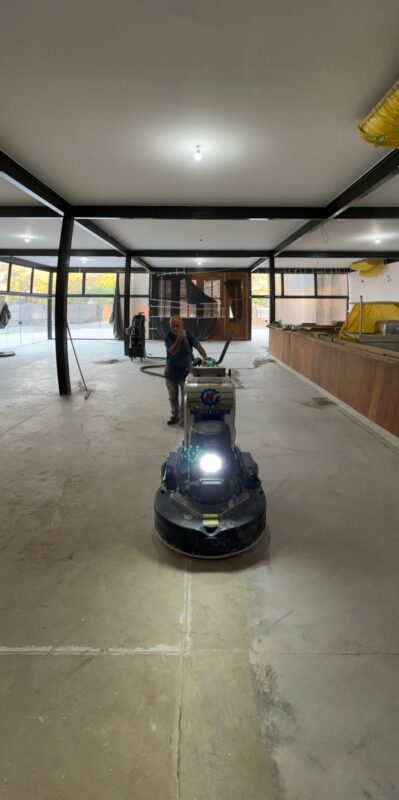 manutenção preventiva de piso industrial lapidado em galpão logístico
